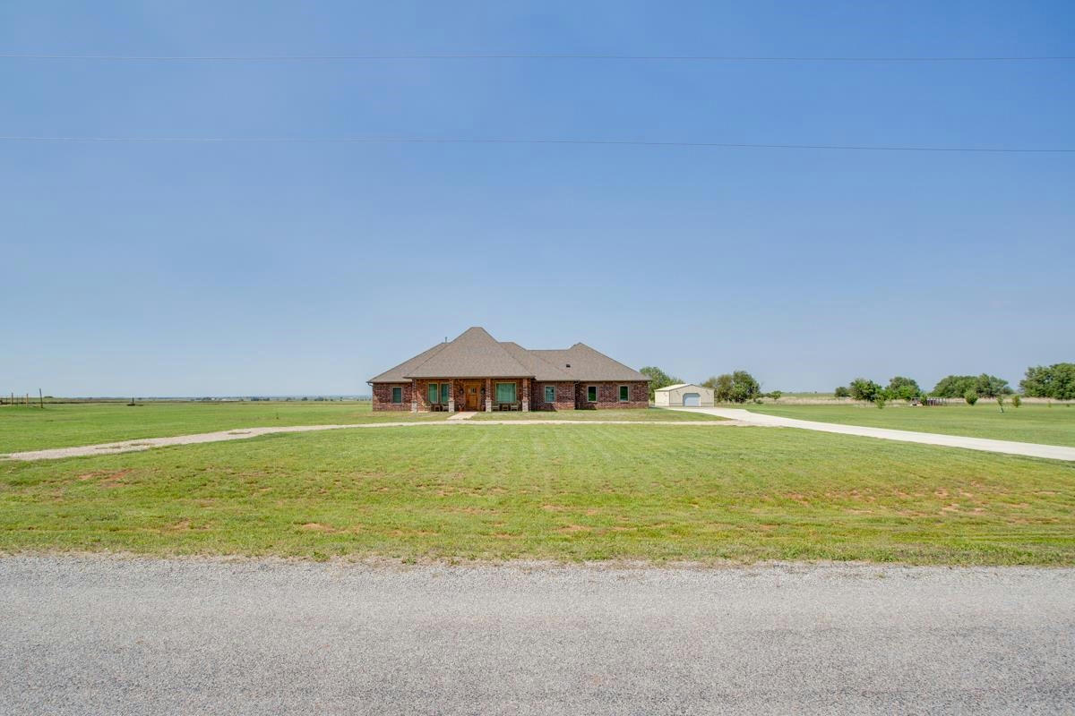 2 NORTHVIEW RD, HILLSDALE, OK 73703, photo 1 of 36