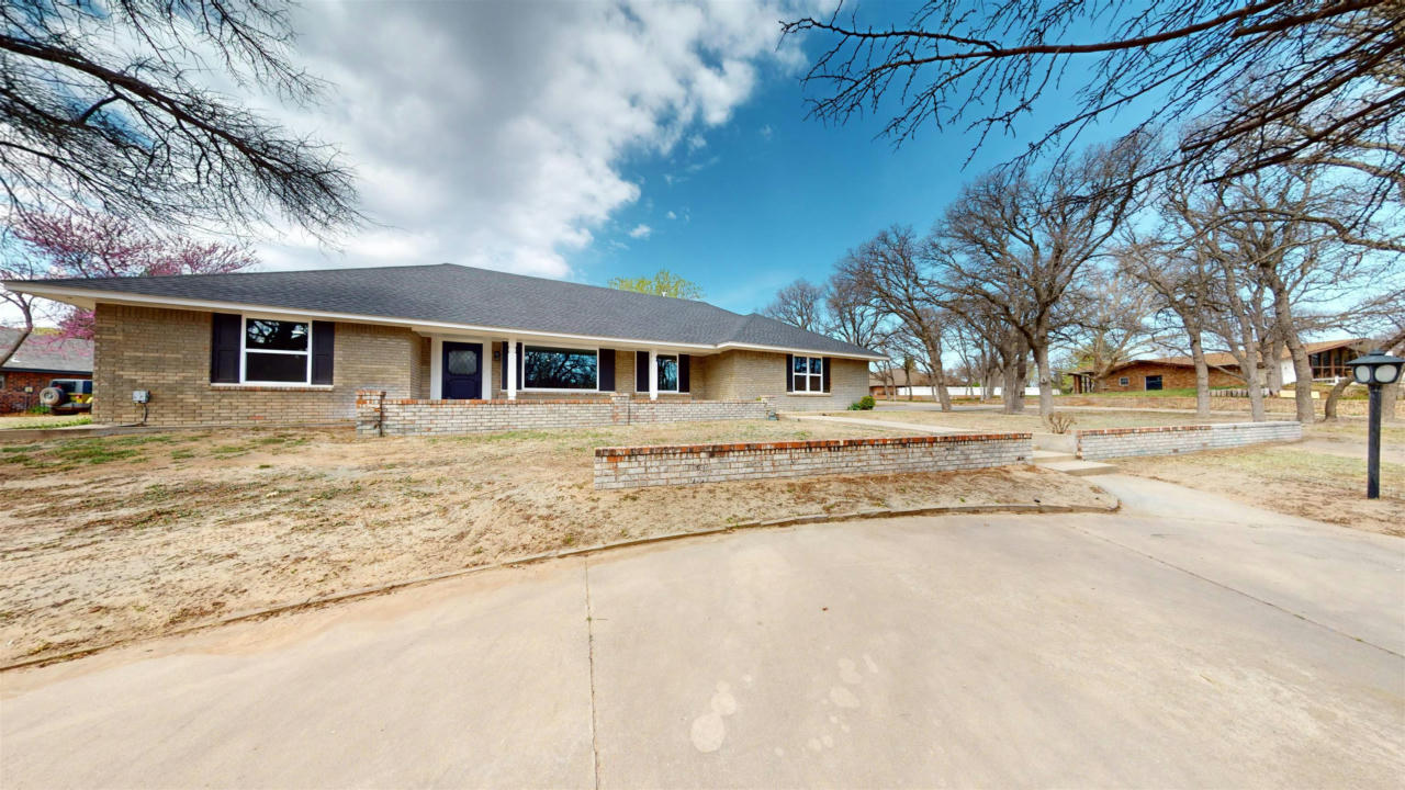 2703 OAK HOLLOW RD, WOODWARD, OK 73801, photo 1 of 20